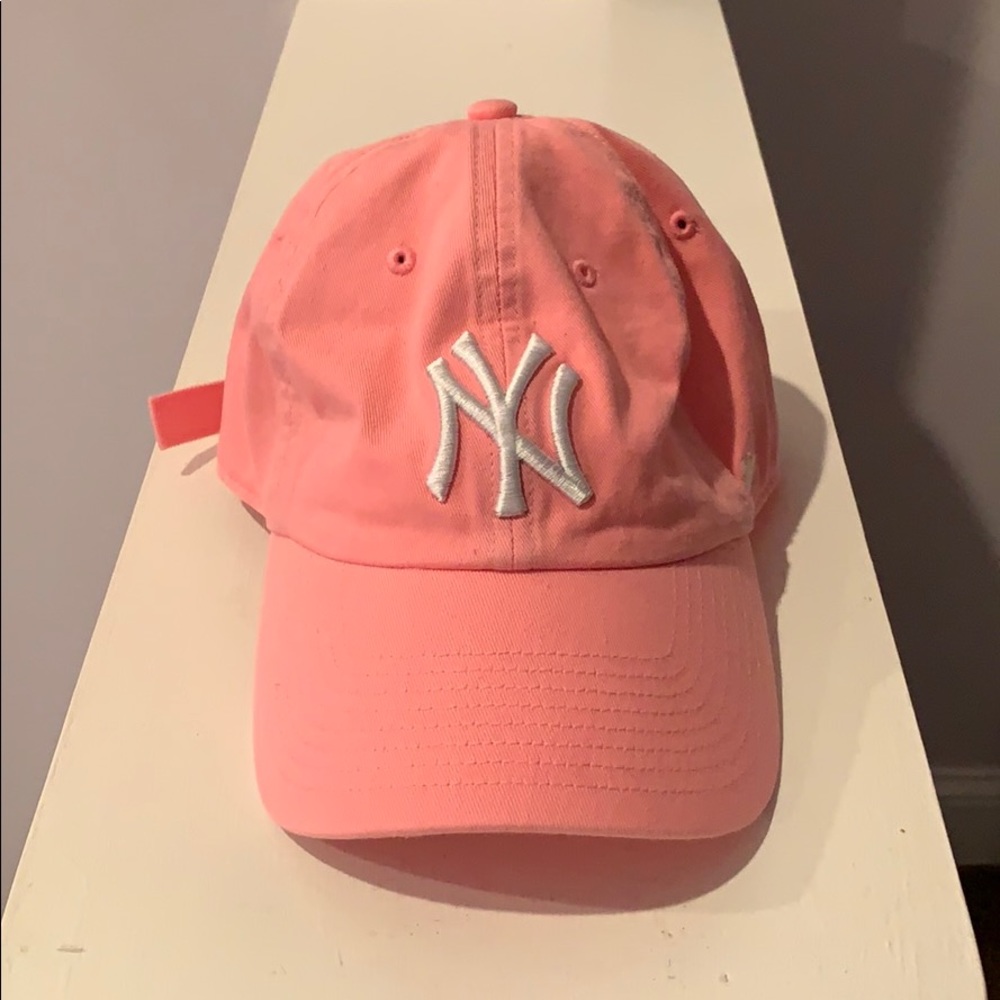 Womans yankees adjustable hat